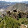 Ruins at mKhar rdo hermitage