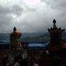 Gonpo Gonmo blessing people facing Guru statue at Takila