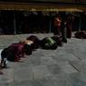 Women of Nangkor praying and bowing
