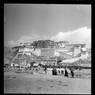 Crowds in front of Potala during Sertreng Ceremony. Copyright Pitt Rivers Museum, University of Oxford 2001.59.5.36.1